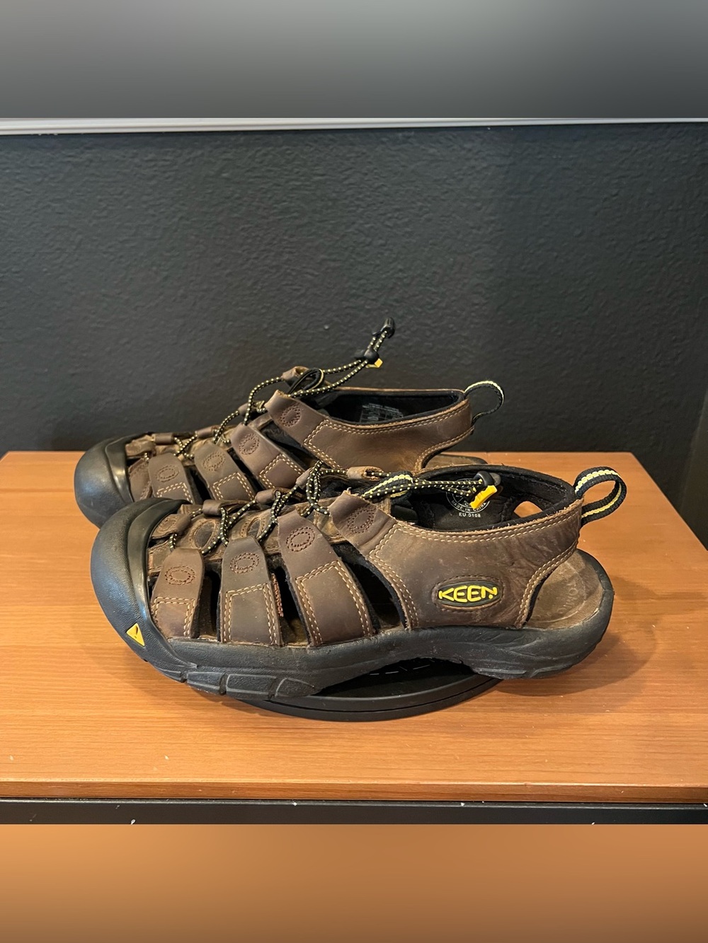 Keen Men's Brown Waterproof Drawstring Hiking Outdoor Sandals Shoe Size 8.5